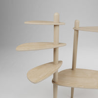 Étagère modulaire en bois clair à plusieurs niveaux pour plantes, conçue pour s'adapter et s'ajouter aux tables Canopée Design.